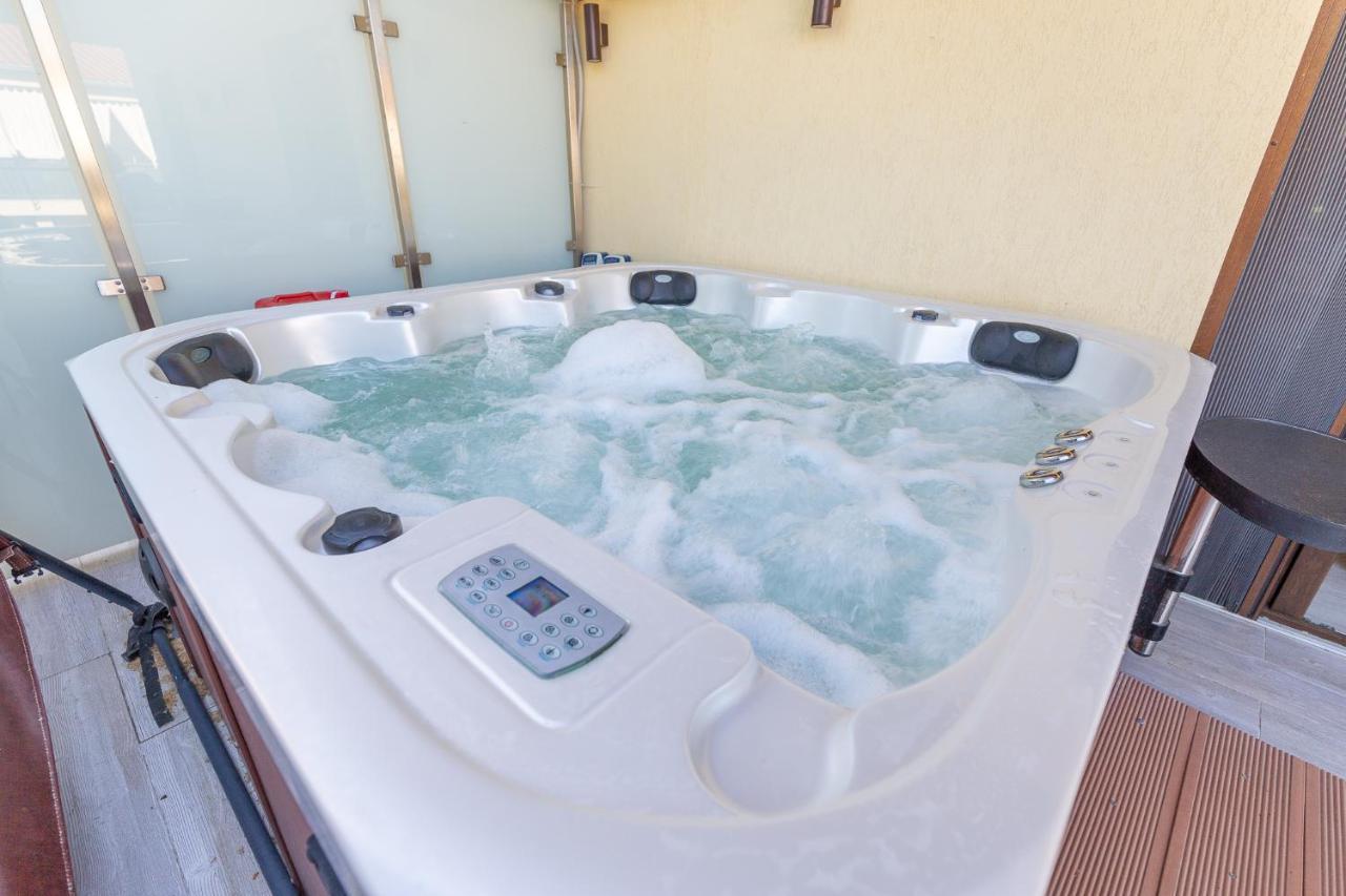 Casa Luxury Wellness Apartman By Bltn Siófok Extérieur photo